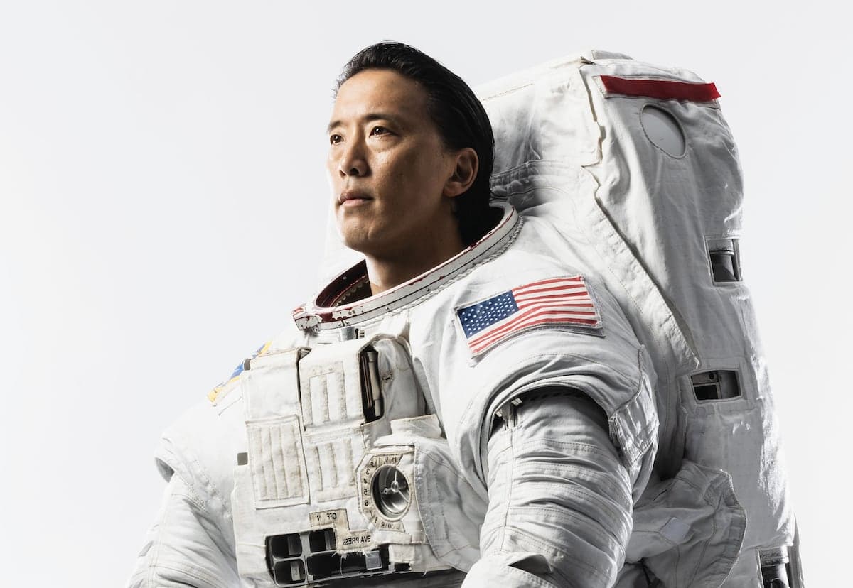 Jonny Kim’s resume already lists Navy SEAL, astronaut, doctor. He’s now returning to active duty. - Navy Times