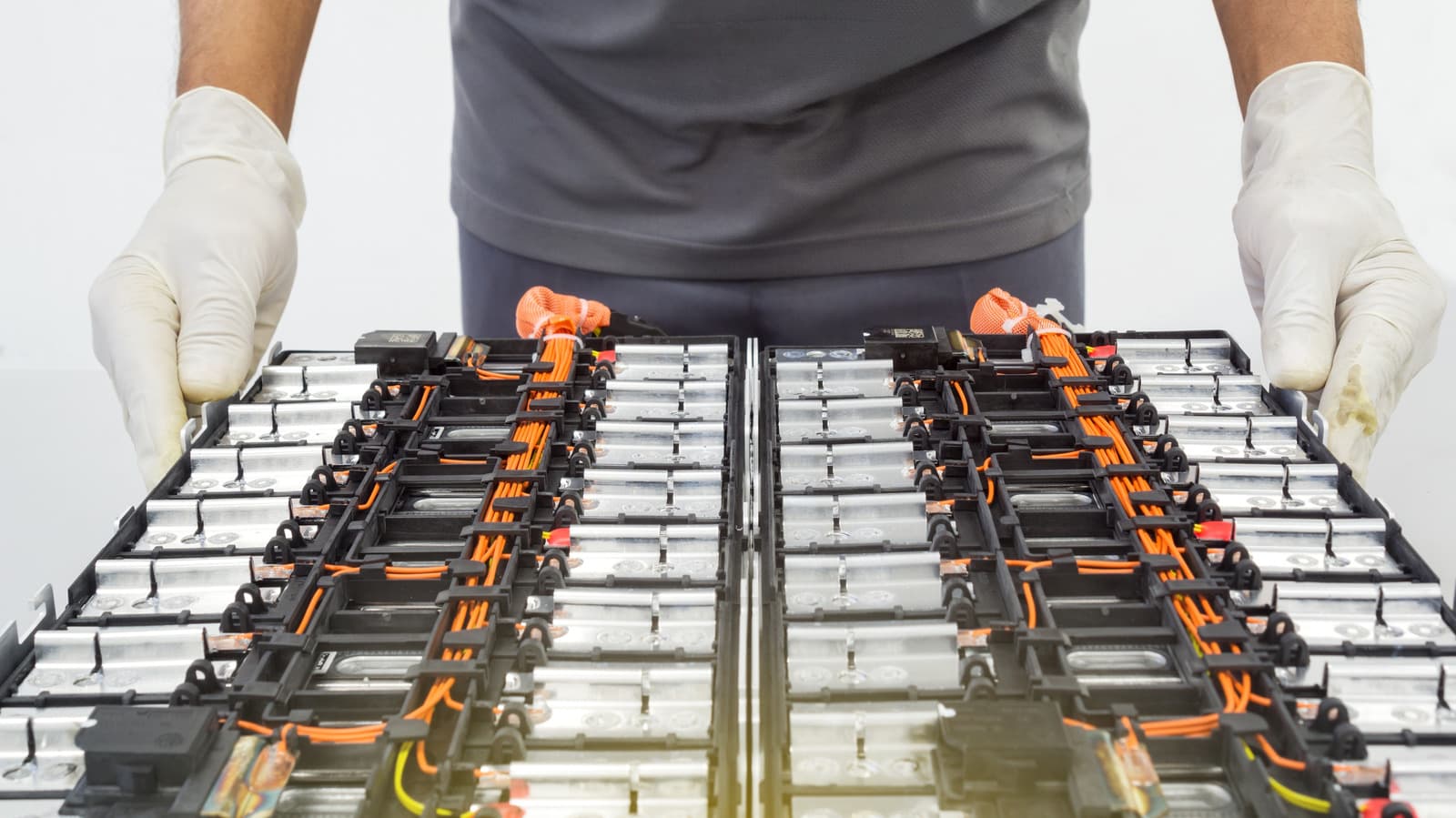 New Tech Resurrects End-Of-Life Lithium Batteries Back To 95% Capacity - SlashGear