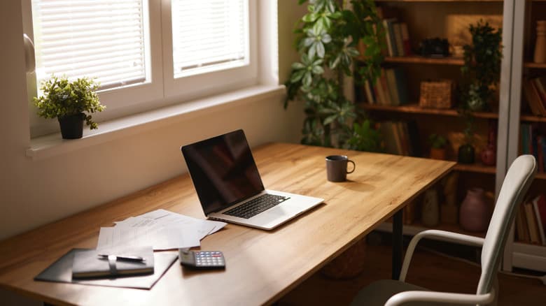 12 Fun Mini Gadgets For Your Home Office Desk - SlashGear image 2