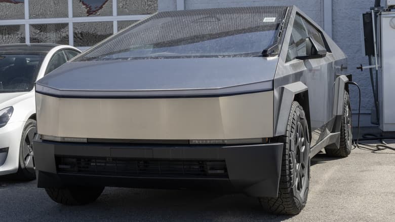 5 Pickup Trucks Faster Than The Ford F-150 Raptor - SlashGear image 4