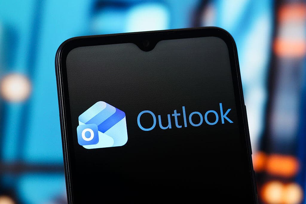 Microsoft Outlook Hit by Exchange Online Service Outage - CNET