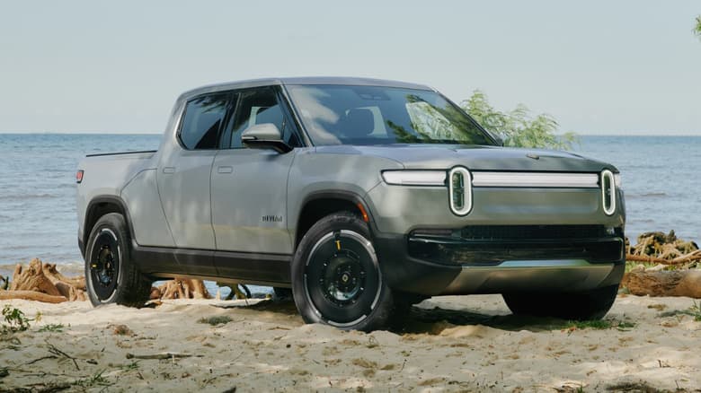 5 Pickup Trucks Faster Than The Ford F-150 Raptor - SlashGear image 3