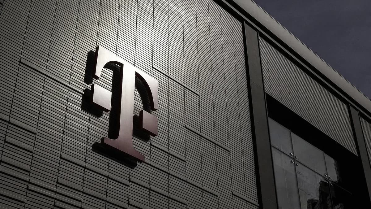 T-Mobile is clarifying that it doesn't control how employees assist customers.
