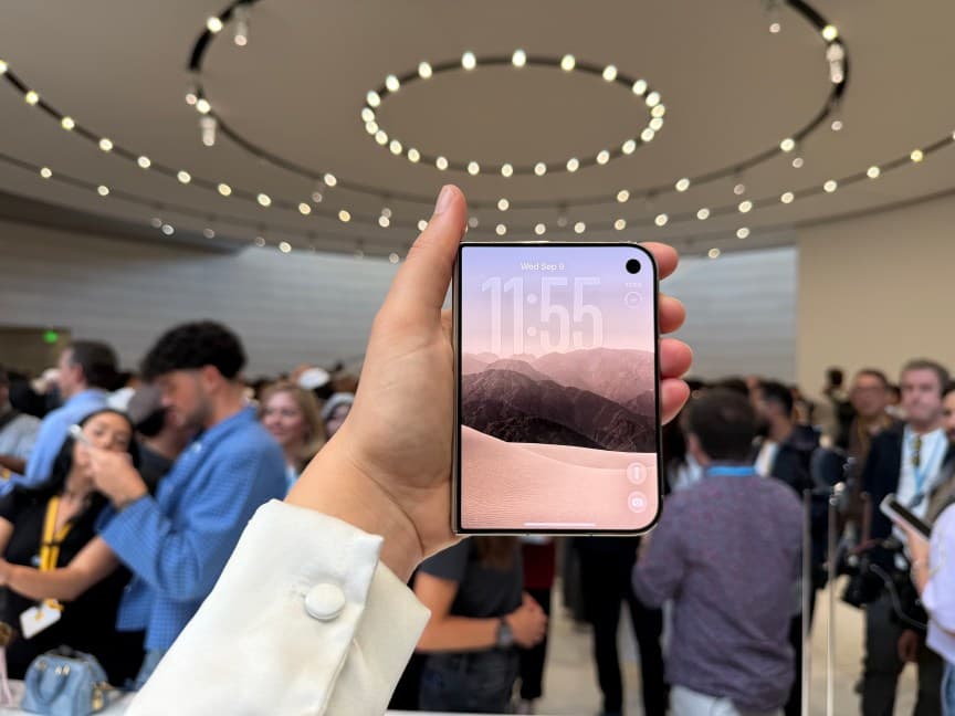 iPhone Duo vs. Pixel 11 Pro Fold: 2 Durable Foldables Face Off - CNET image 5
