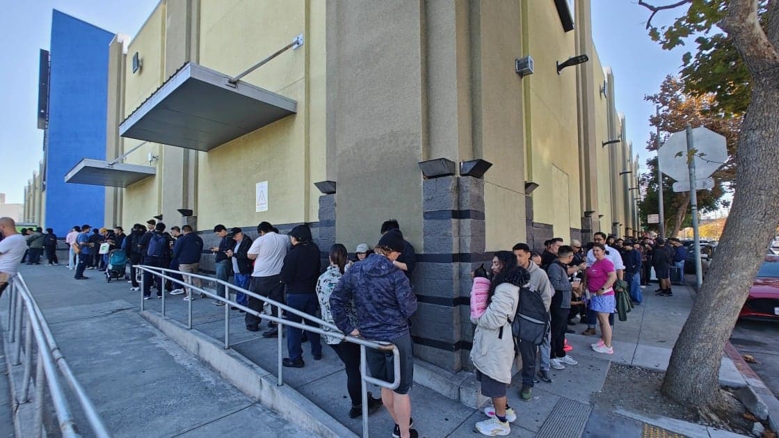 Nvidia's RTX Spark Event in San Francisco Attracts Long Lines, But Few Buyers - PCMag