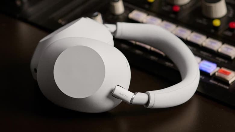 The 10 Best Home Office Gadgets To Keep You Productive - bgr.com image 3