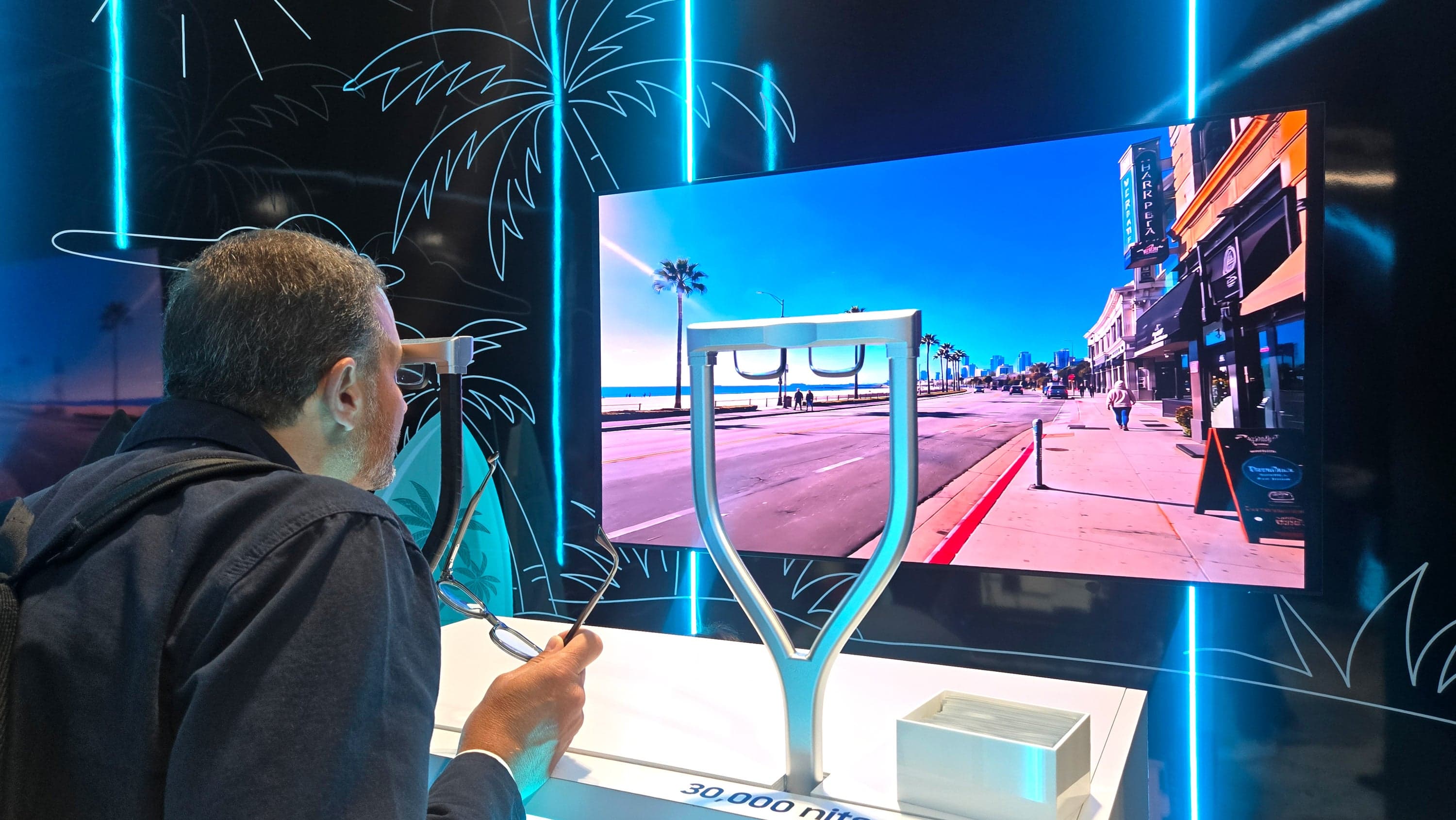 Samsung has introduced new smart glasses technology to compete with Meta and Apple in the burgeoning wearable market.