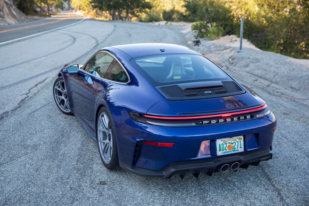 The Porsche 911 GT3 Touring punches above its weight class - Ars Technica image 4