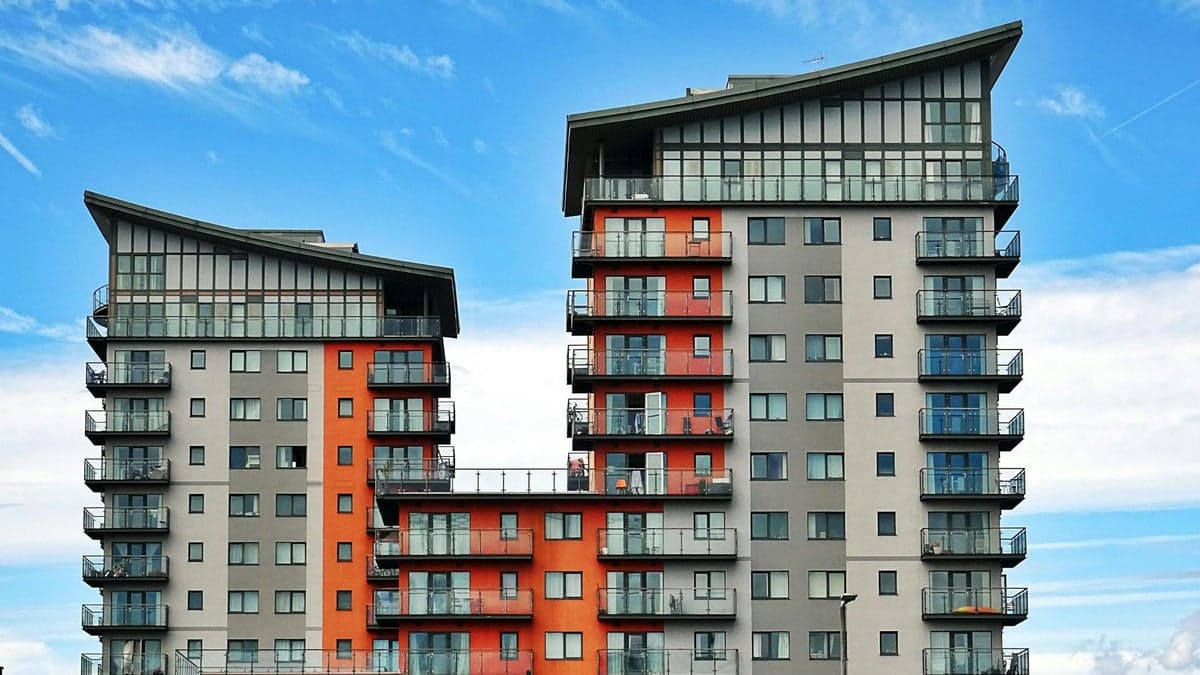 Verizon, T-Mobile, and AT&T are now competing to provide in-building Wi-Fi for apartments.