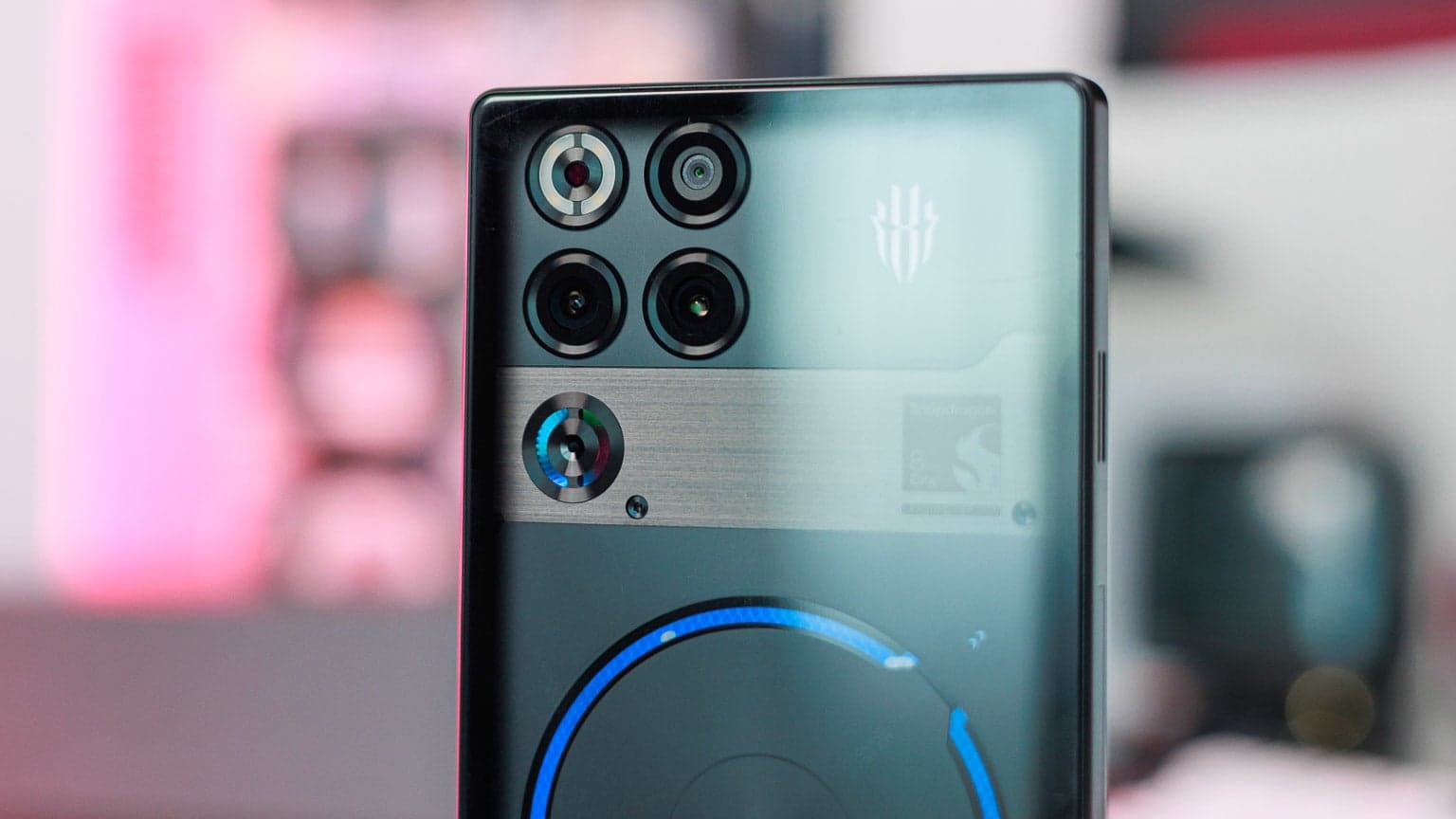 The author recently tried out the most powerful phone available, and it wasn't a Galaxy S26 Ultra or an iPhone 17 Pro Max.