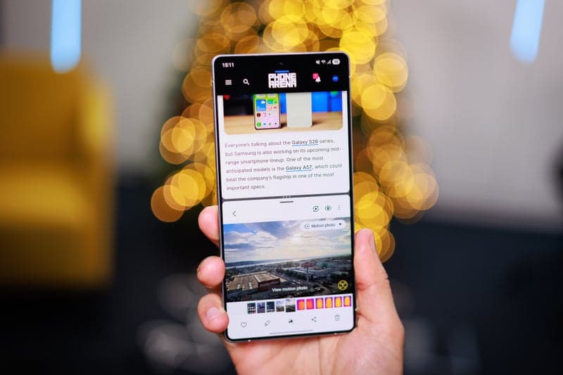 Android's split-screen multitasking, while well-designed, is underutilized by some users. image 2