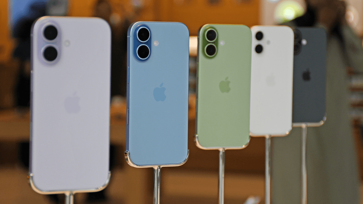 Apple hikes price of older iPhones, now more expensive than at launch - mashable.com image 3