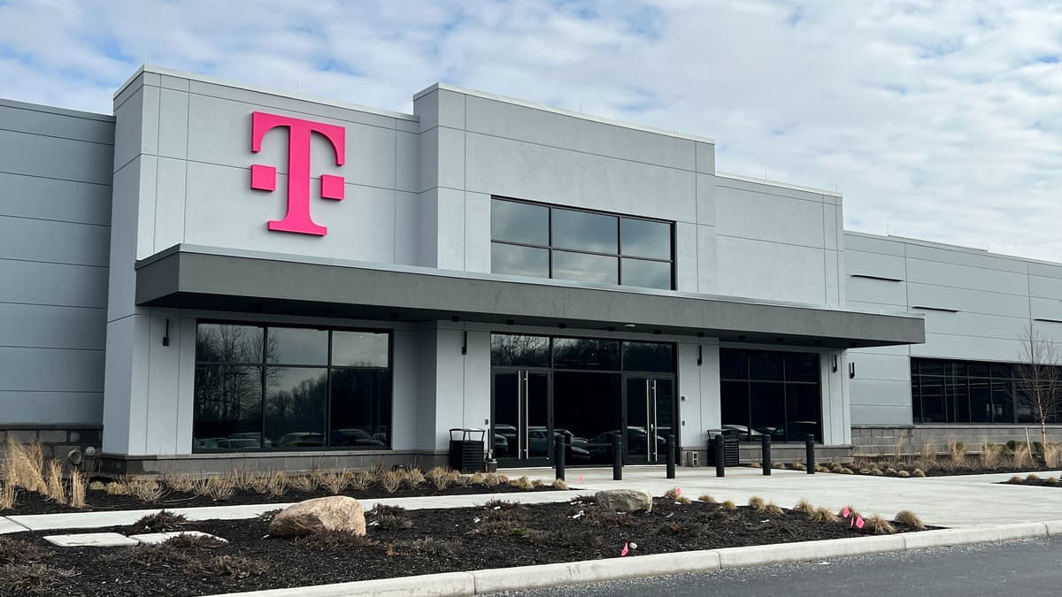 T-Mobile is requiring customers with older 4G and early 5G phones to upgrade soon.