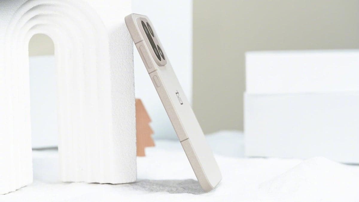 OnePlus is expected to release a high-end flagship phone, the OnePlus 15, by the end of 2025.
