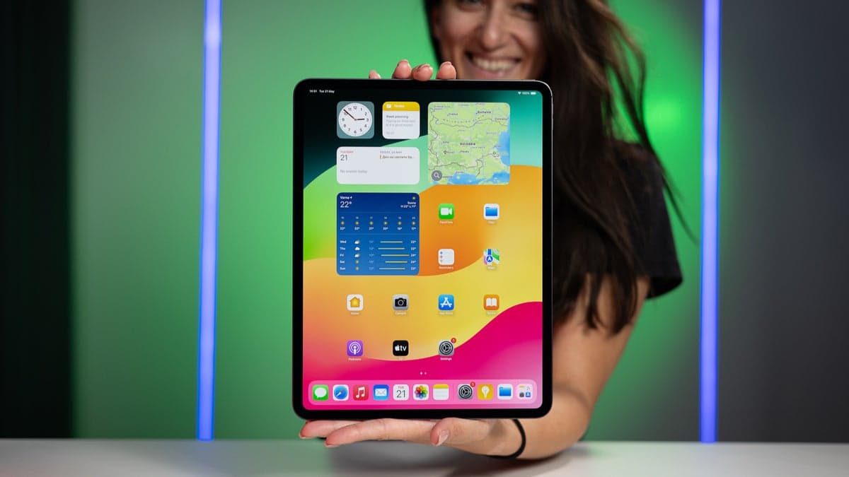 Apple's foldable iPad is facing further delays and may not be released.