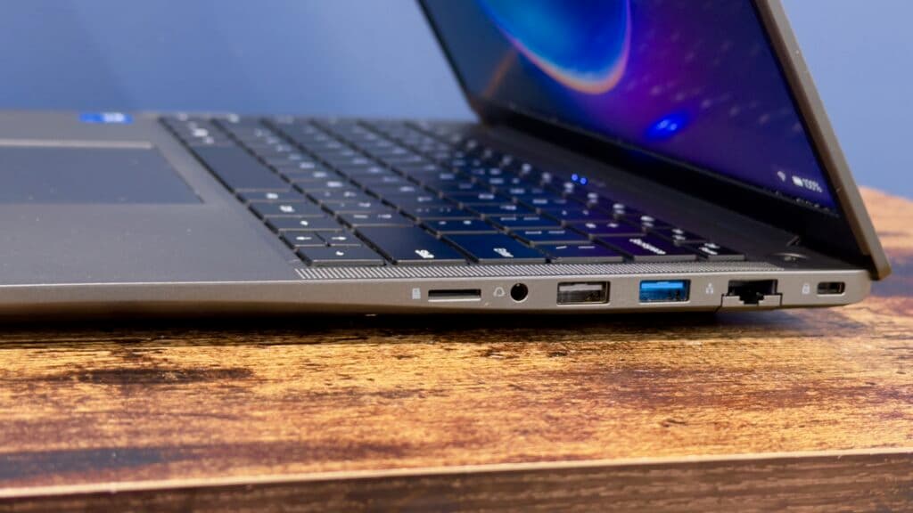 Review: Chuwi’s $449 Unibook laptop is a funhouse-mirror MacBook Neo - Ars Technica image 5