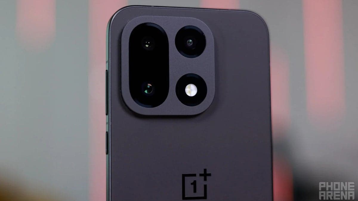 OnePlus 15 has the best battery performance ever recorded in tests.