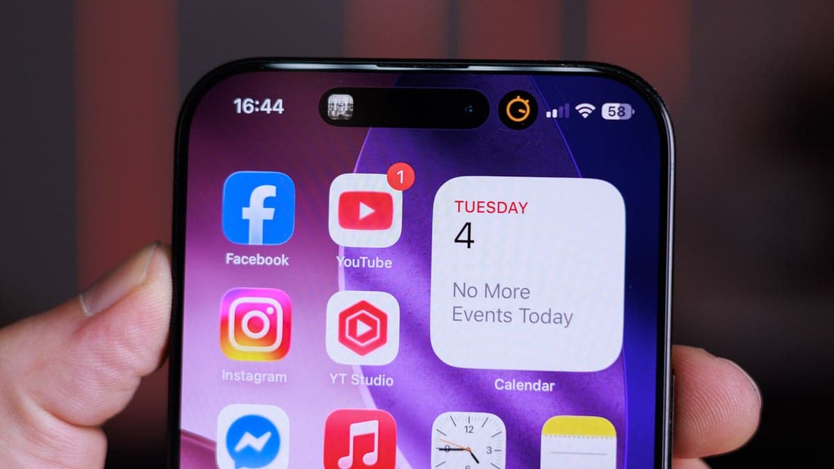 The author dislikes the iPhone's Dynamic Island feature.