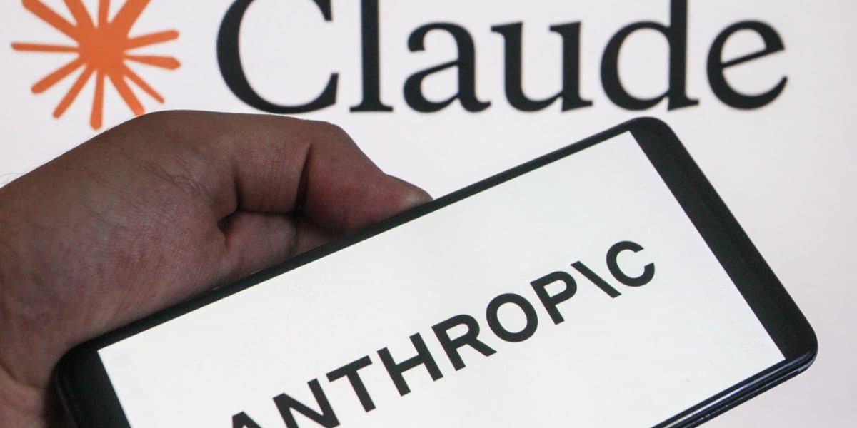 Anthropic merges its chat and agentic products into one AI assistant in push to build a superapp - Fortune