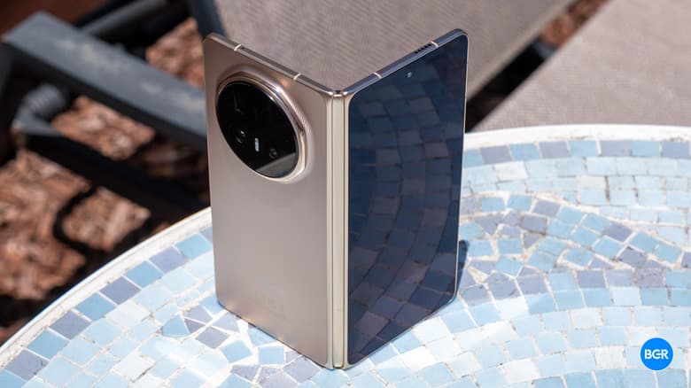 Honor Magic V6 Review: The Thinnest Foldable Is Also The Best image 2