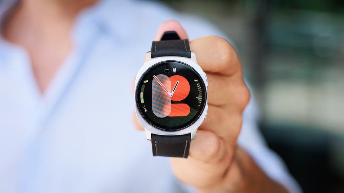 Using a Galaxy Watch 8 with a non-Samsung phone may result in some feature limitations.