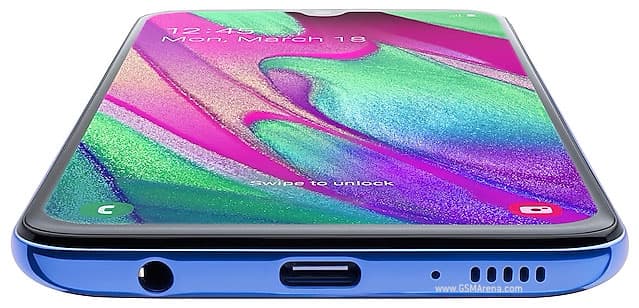Samsung Galaxy A40 gallery image 1