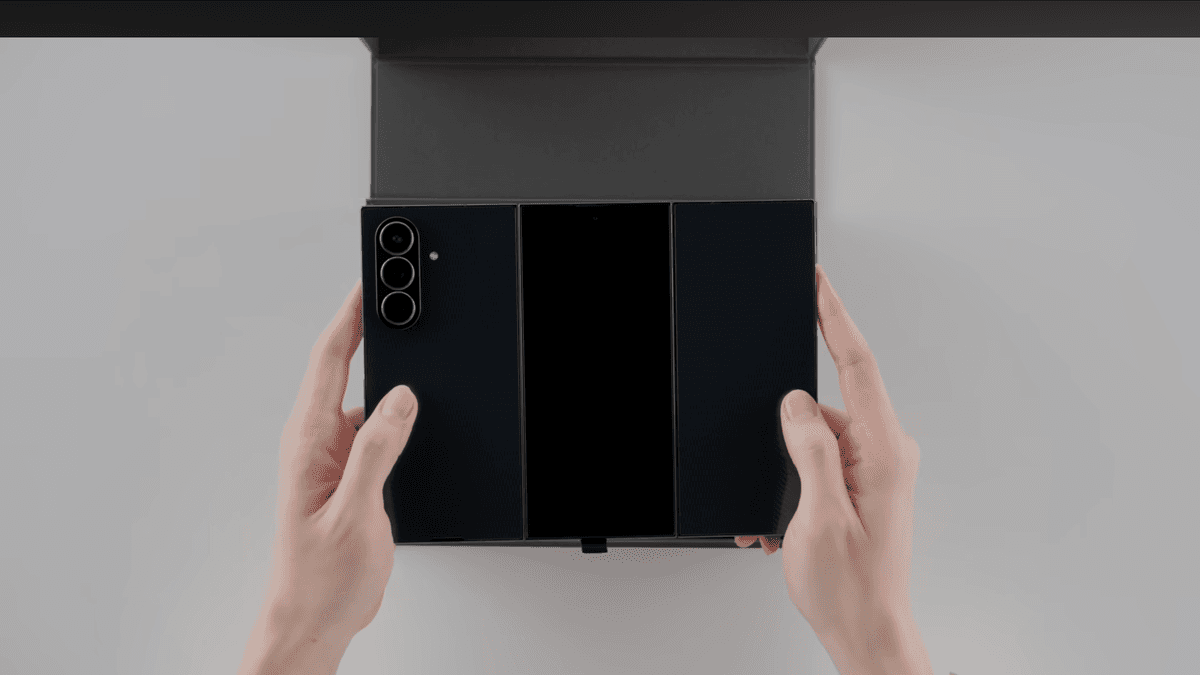 A video showcasing Samsung's Galaxy Z TriFold phone has been released.
