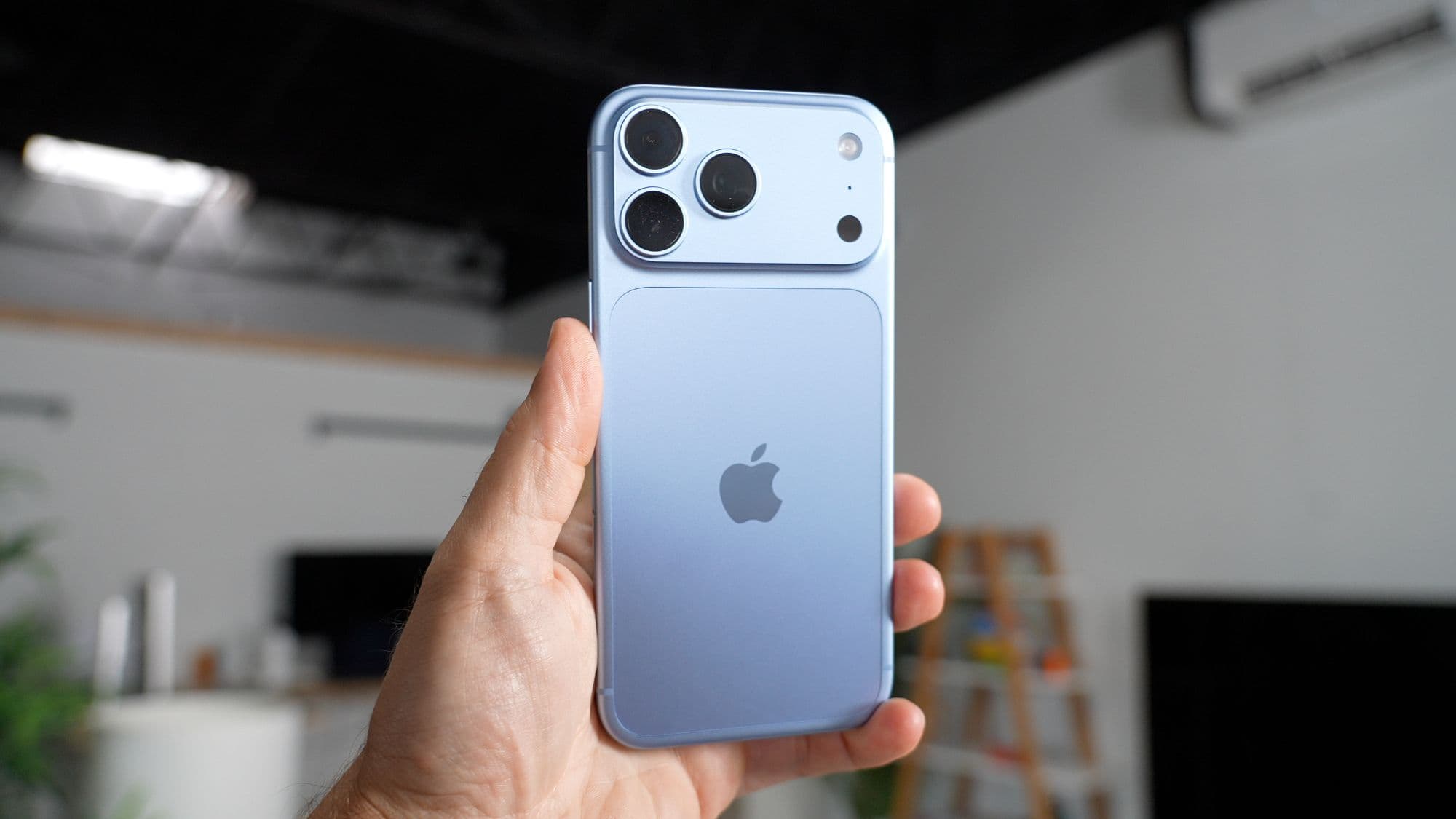 iPhone 18 Pro Unboxing: New Colors, Better Photos, and Smaller Dynamic Island - MacRumors