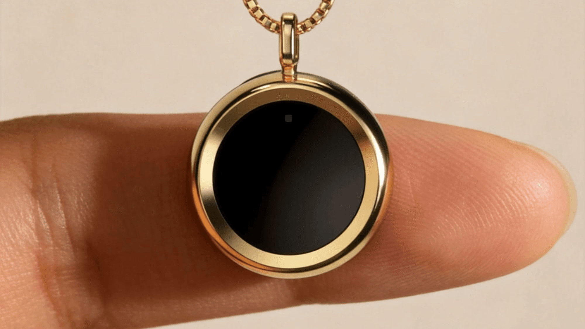 A new smart pendant uses UV sensor technology to alert users when they've had too much sun exposure, helping prevent sunburn.
